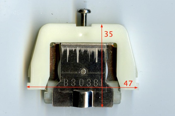 小池ガラス店 / 網戸 戸車 1ヶ入 色 : シルバーI 戸車径 : 20mm 小池ガラス店 / 網戸 戸車 1ヶ入 色 : シルバーI 戸車径 : 20mm