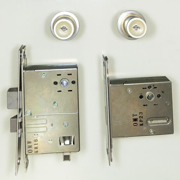 交換用シリンダー　2ロック　メイン錠 : LY-01 ・ 本締錠 : QDA345　URタイプ　色 : シルバー