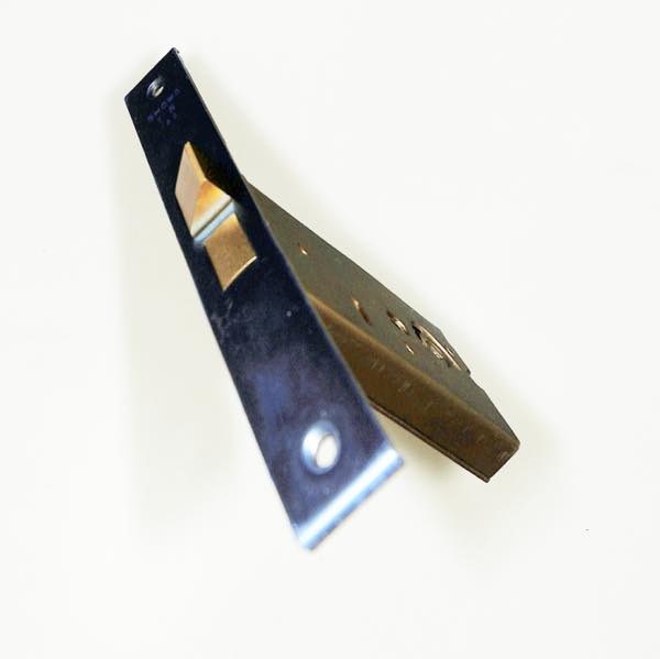 クリエラG　箱錠　外観右吊　刻印 : SHOWA・IS・152　DEXZ001