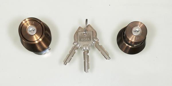 玄関ドアシリンダーユニット　色 : YB　バックセット : 64　ドア厚 : 36　YBHH-J-0161U9